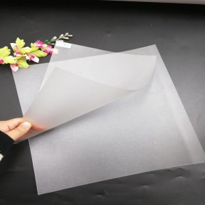 Υψηλής ποιότητας 0,5 mm παγωμένο πλαστικό PET λεπτό φύλλο για εκτύπωση επαγγελματικών καρτών ή ετικέτες ένδυσης